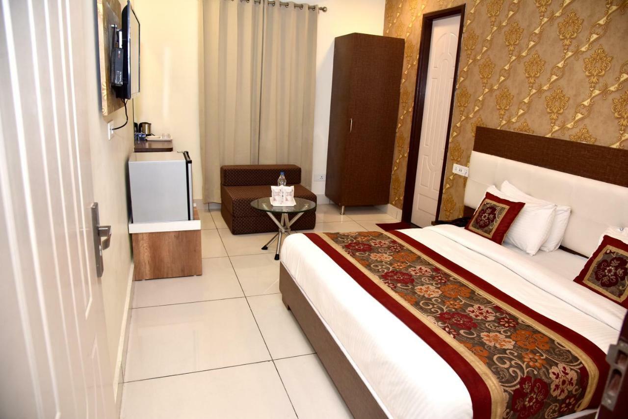 Hotel Oscar أمريتسار المظهر الخارجي الصورة